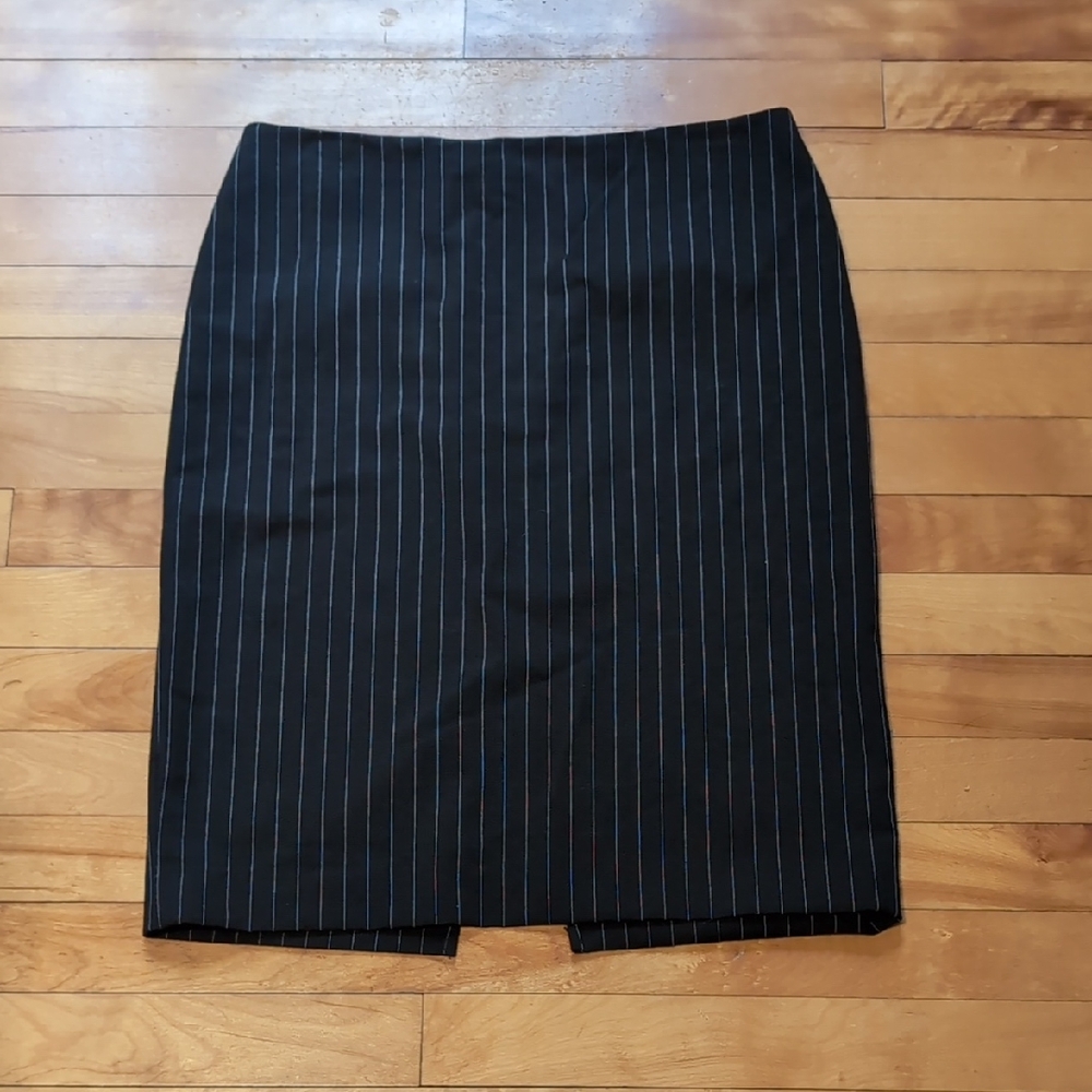 Victoria's Secret Black Pinstripe Pencil Skirt Size 8